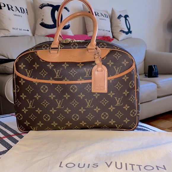 Louis Vuitton Other - Louis Vuitton Deauville GM bag retired UNISEX